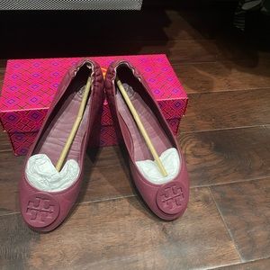 TORY BRUNCH MINNIE TRAVEL BALLET FLAT, LEATHER